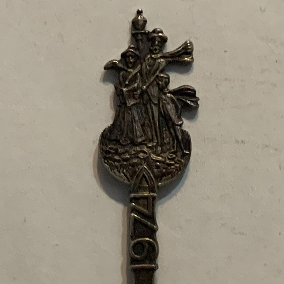 Christmas 1974 Carolers Santa Flying over Village Collectable Souvenir Spoon CB
