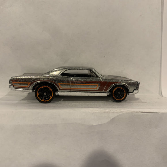 Silver  67 Pontiac GTO ©1998 Hot Wheels Diecast Car BF