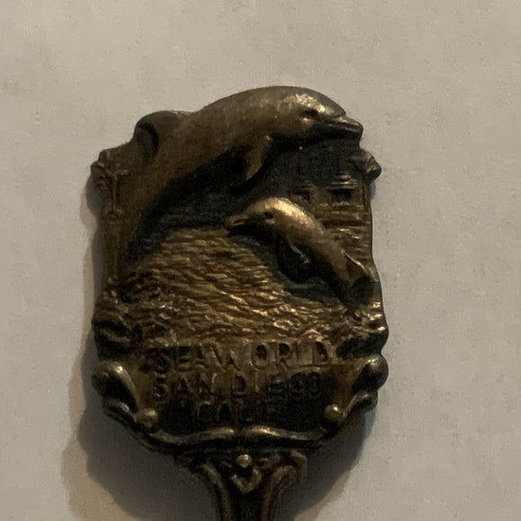 Sea World San Diego California Dolphins Collectable Souvenir Spoon EK