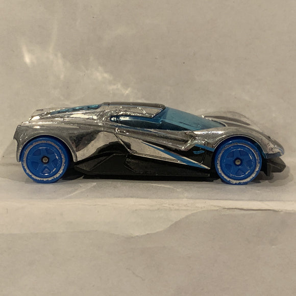 Silver Crescendo ©2016 Hot Wheels Diecast Car BG