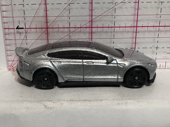 Silver Tesla Model S CFH03 H13 2014 Hot Wheels Diecast Car
