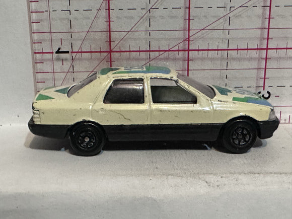 White Ford Sierra Sapphire  Yatming  Diecast Car