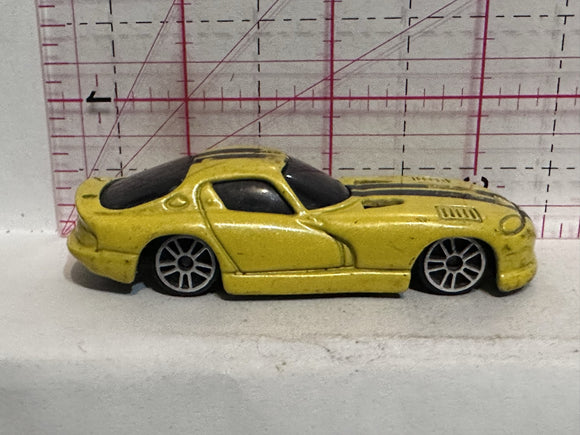 Yellow 1998 Dodge Viper GT2 Maisto Diecast Car