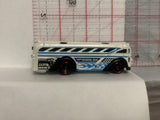 White Surfin School Bus 2000 Hot Wheels Loose Diecast Car 1/64 IP