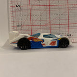 White  24 Ours ©2010 Hot Wheels Diecast Cars CK