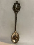 Noel 1998 Christmas Building a Snowman Souvenir Spoon