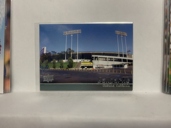#560 Oakland California Oakland Athletics 2010 Upper Deck Series 1 Baseball Card NJ