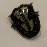 De Oppresso Liber Patch Crest Lapel Hat Pin AZ