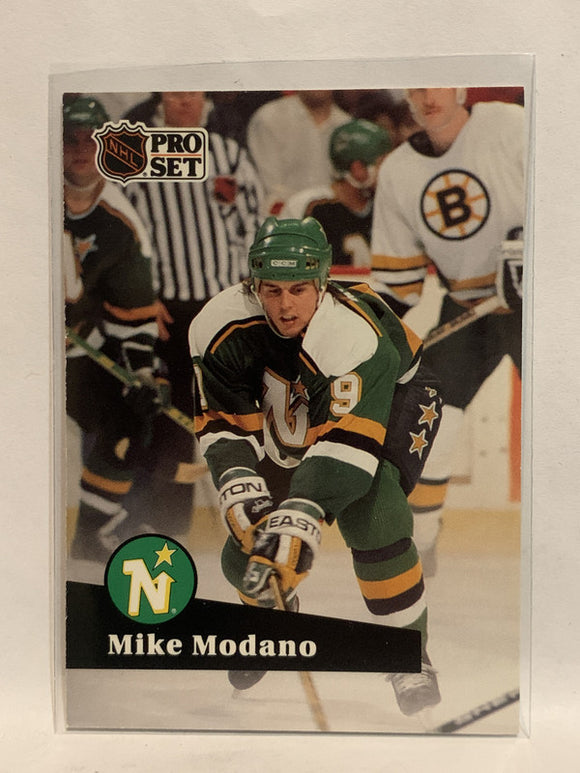 #105 Mike Modano Minnesota North Stars 1991-92 Pro Set Hockey Card