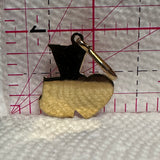 Love Heart V S Zipper Pull  Lapel Pin