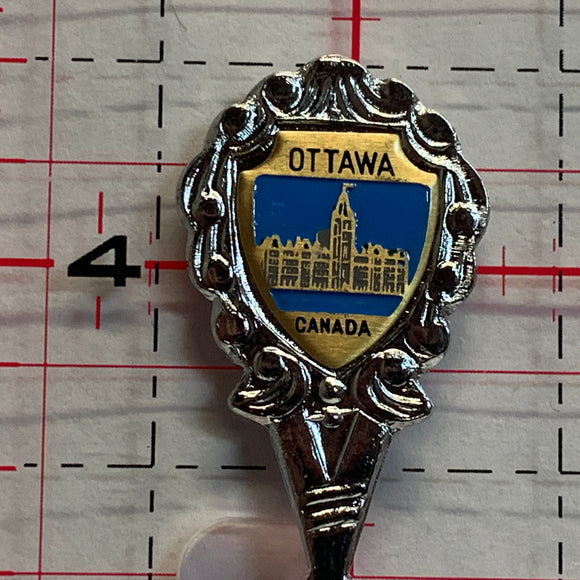 Kittawa Ottawa Canada Parliament Buldings Souvenir Spoon NQ